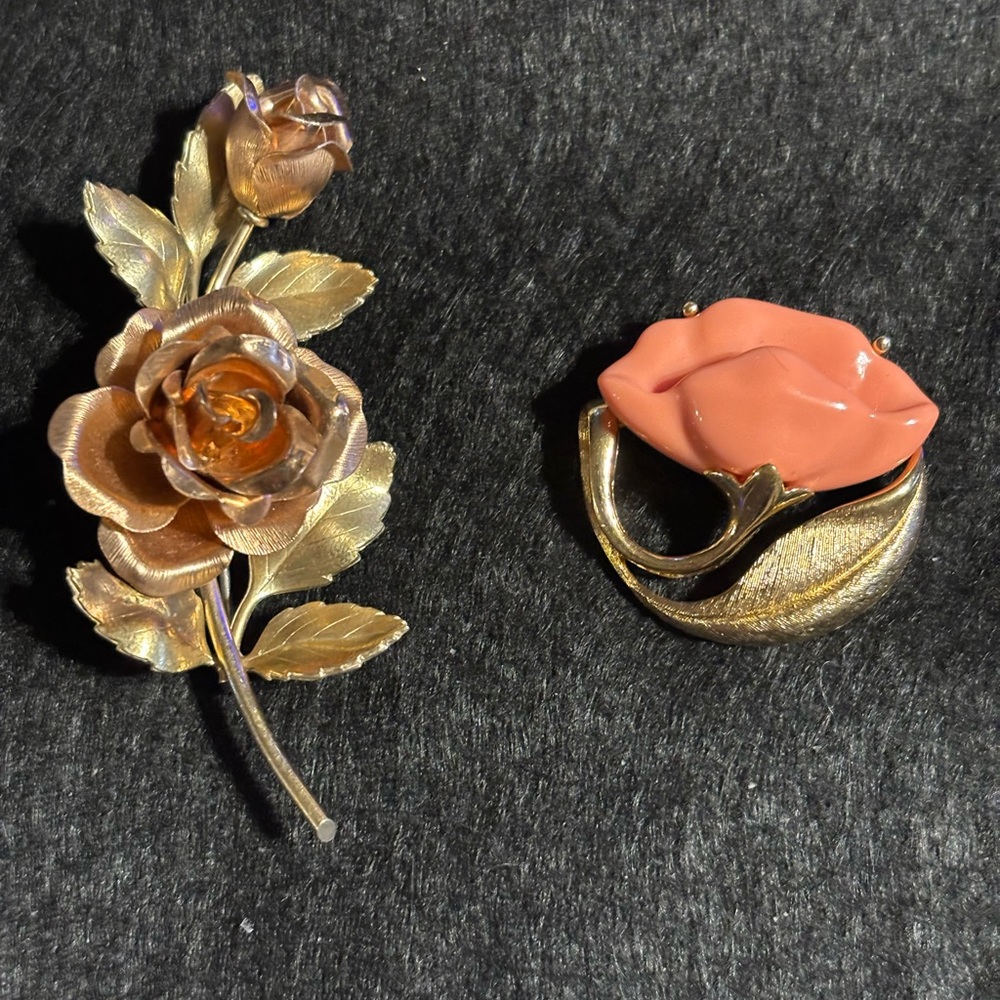 Elegant Gold and Pink Rose Brooch Set
